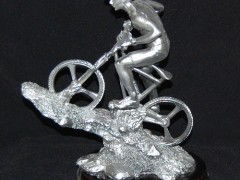 登峰之路 樹脂工藝品山地車，一份滿載勵志情懷的禮品擺件